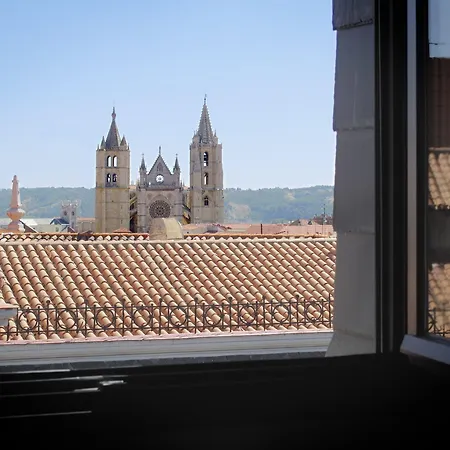 Occidental Alfonso V Hotel León