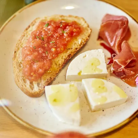 Occidental Alfonso V Hotel