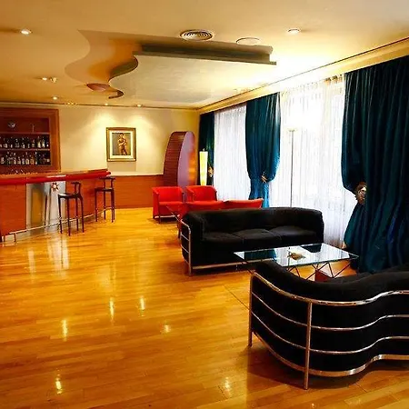 Hotel Occidental Alfonso V 4*