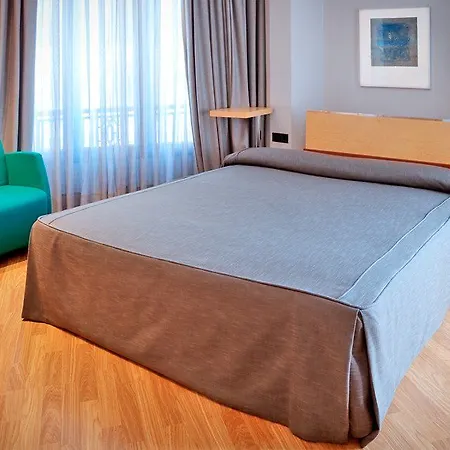 Occidental Alfonso V Szálloda 4*