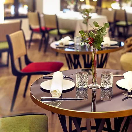 Occidental Alfonso V Szálloda León