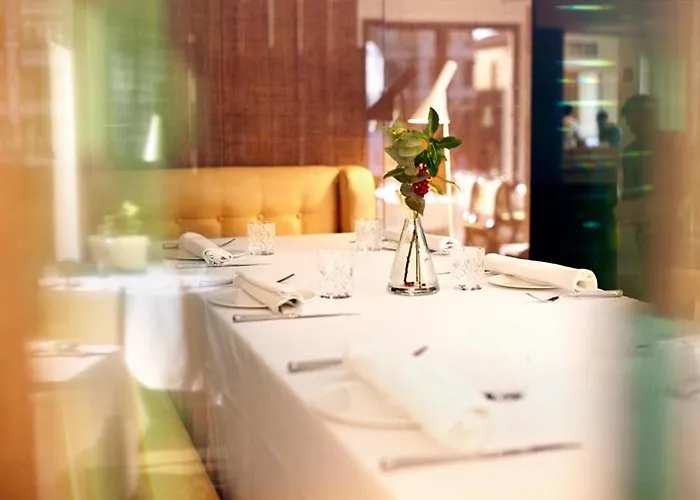 Occidental Alfonso V Hotel