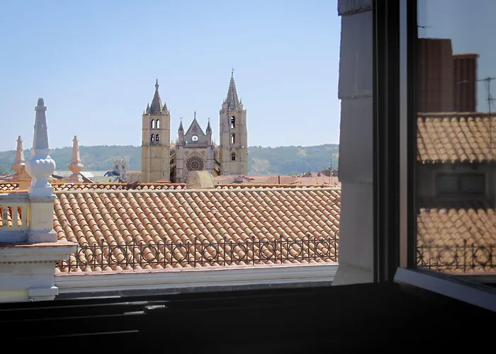 Occidental Alfonso V Szálloda León