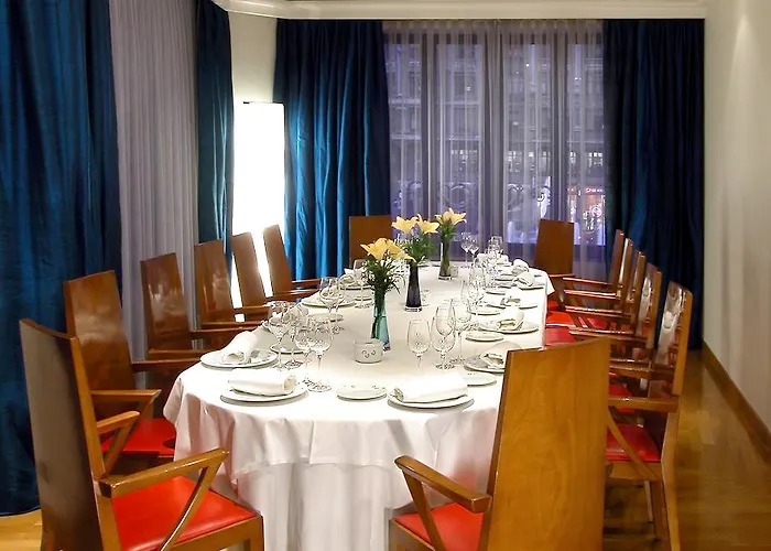 Occidental Alfonso V Hotel