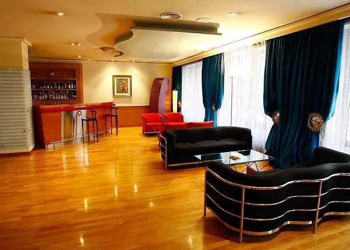 فندق Occidental Alfonso V 4*