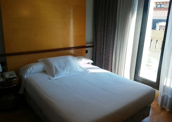 Occidental Alfonso V Hotel