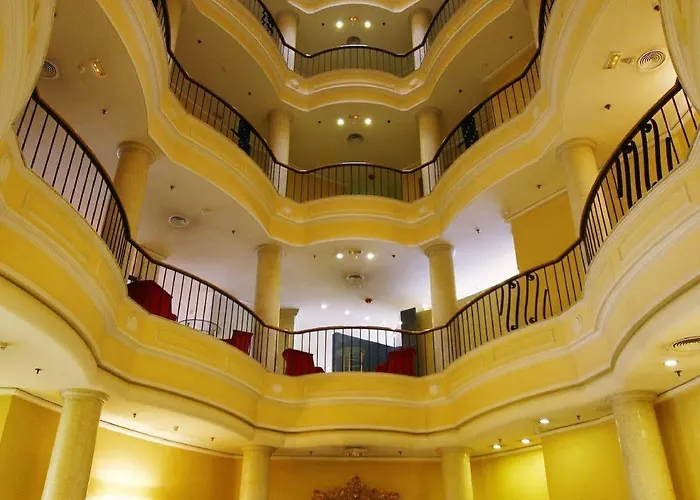 Occidental Alfonso V Hotel