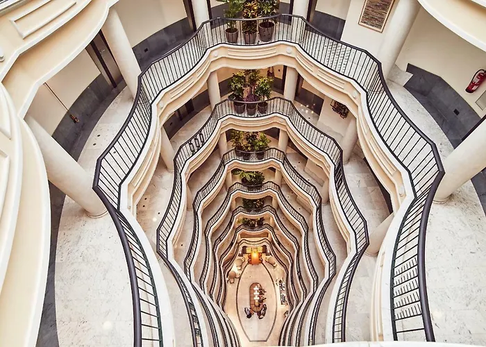 Hotel Occidental Alfonso V 4*